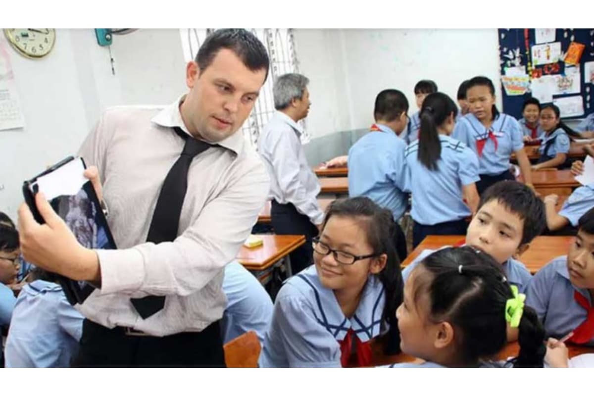 Người nước ngoài làm việc tại Việt Nam với thời hạn dưới 03 tháng thì có cần phải xin giấy phép lao động không?