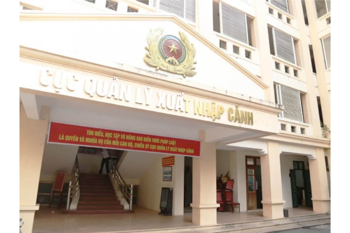 Hình phạt Người nước ngoài sử dụng thẻ tạm trú quá hạn