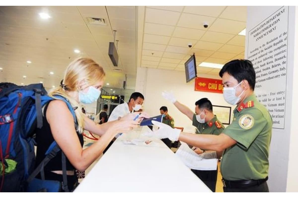 Điều kiện để người nước ngoài nhập cảnh vào Việt Nam